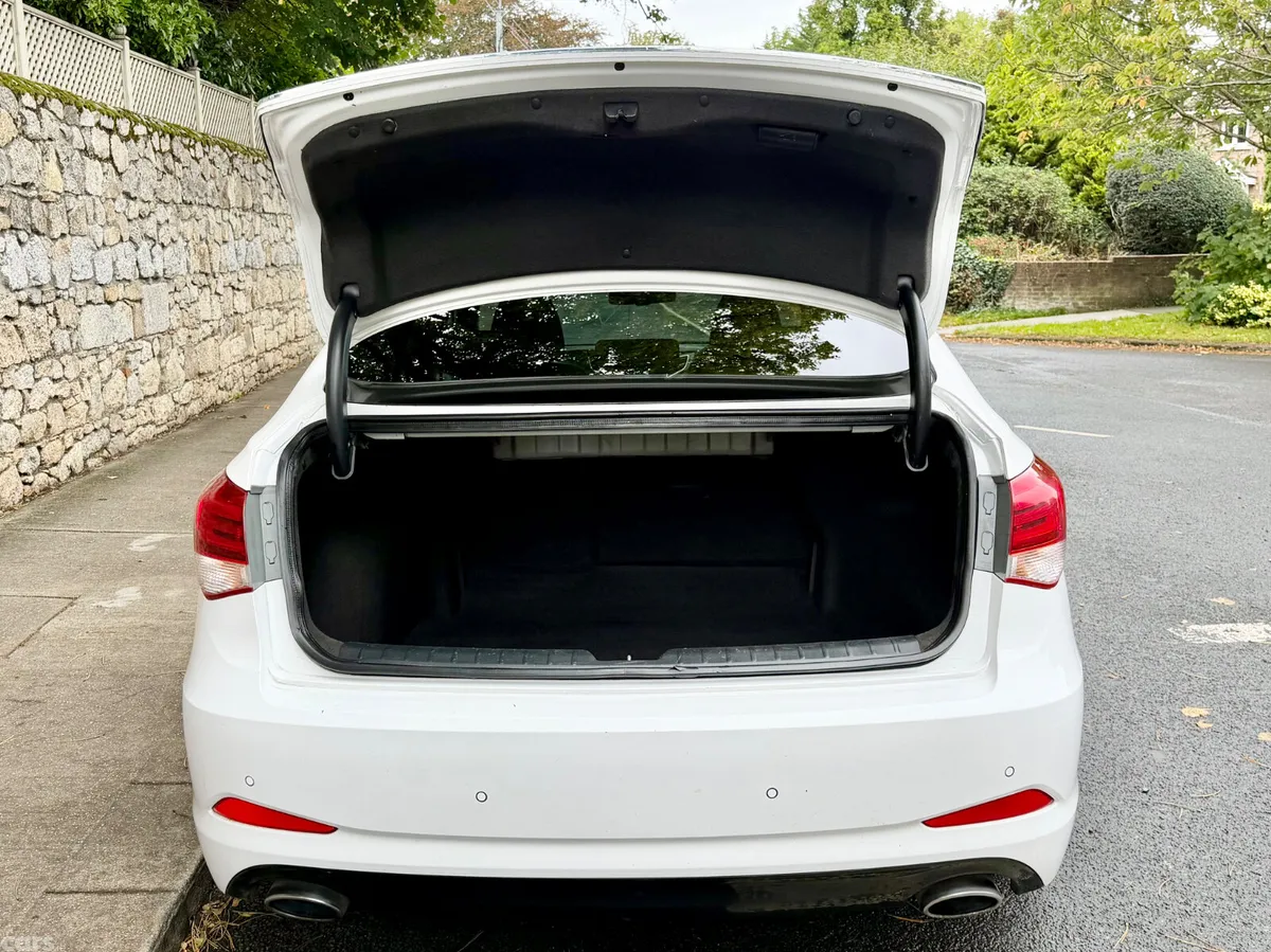Hyundai i40 Saloon, Diesel, 2016, White