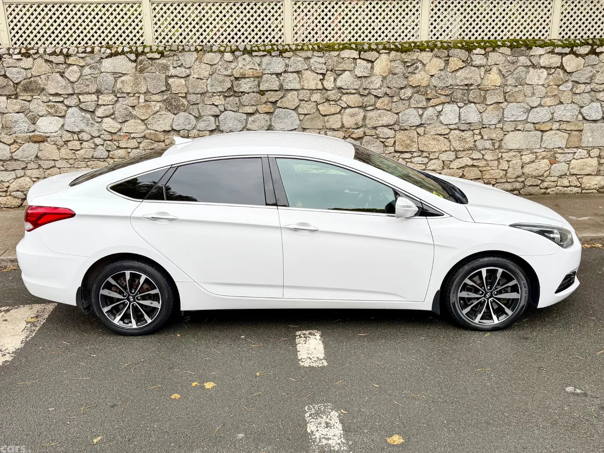 Hyundai i40 Saloon, Diesel, 2016, White