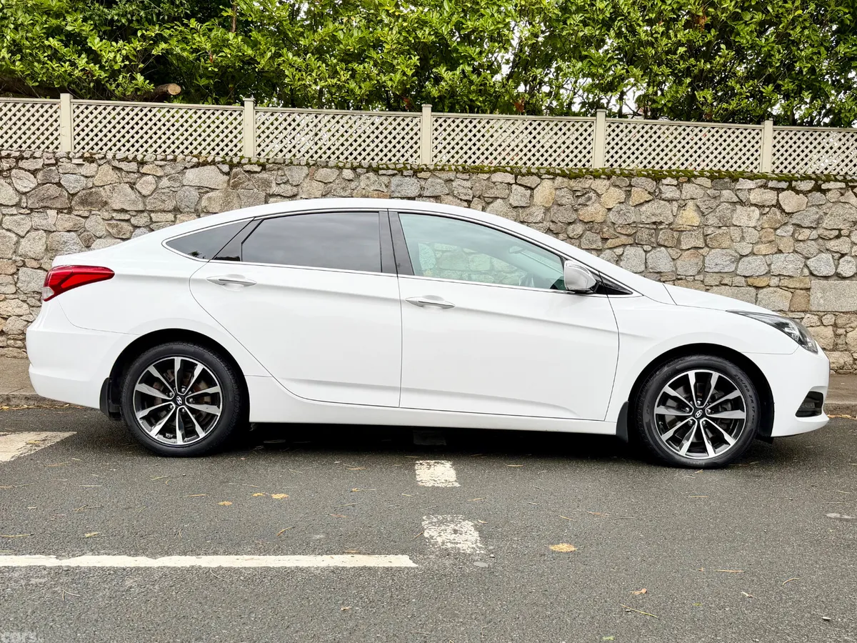 Hyundai i40 Saloon, Diesel, 2016, White