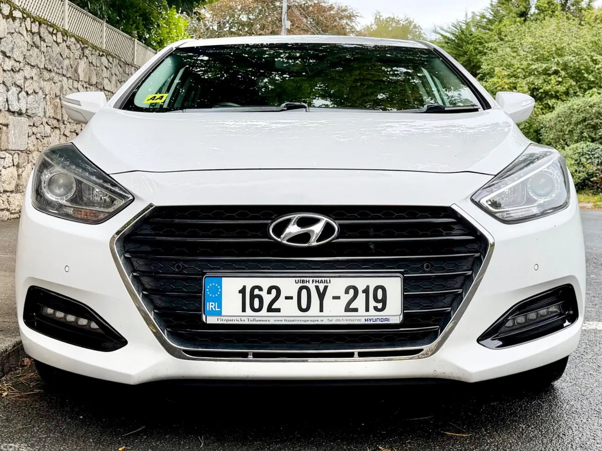 Hyundai i40 Saloon, Diesel, 2016, White