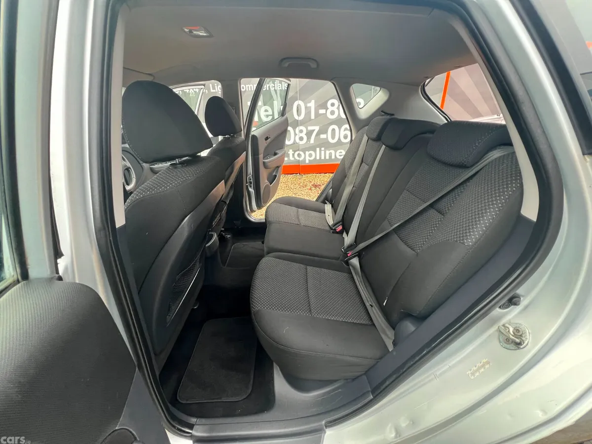 Hyundai i30 Hatchback, Diesel, 2011, Silver