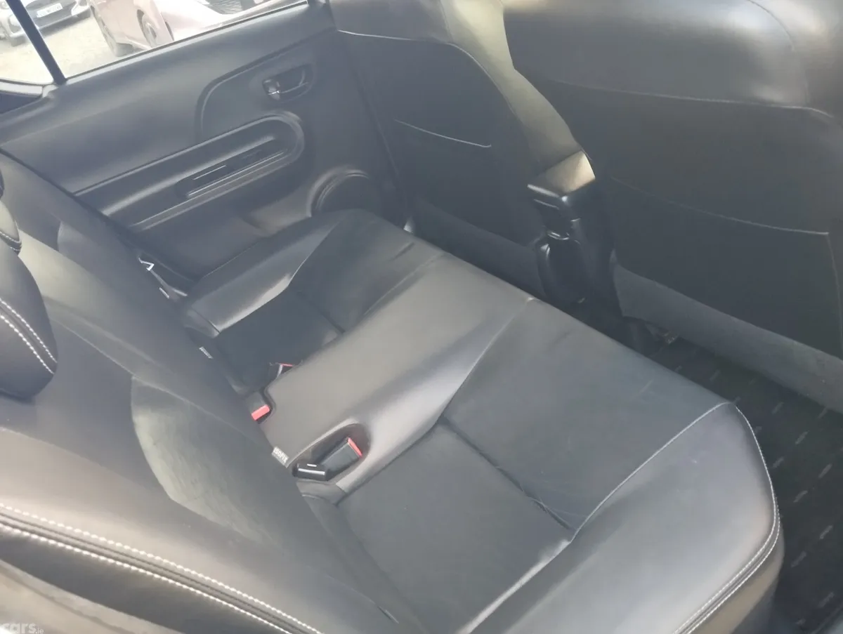 Toyota Aqua Hatchback, Petrol Hybrid, 2015, Silver