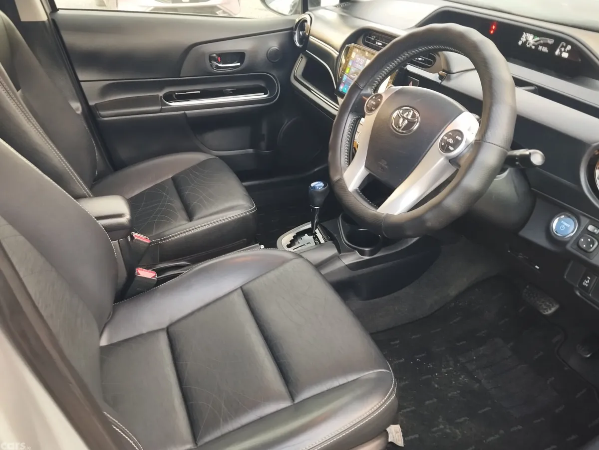 Toyota Aqua Hatchback, Petrol Hybrid, 2015, Silver