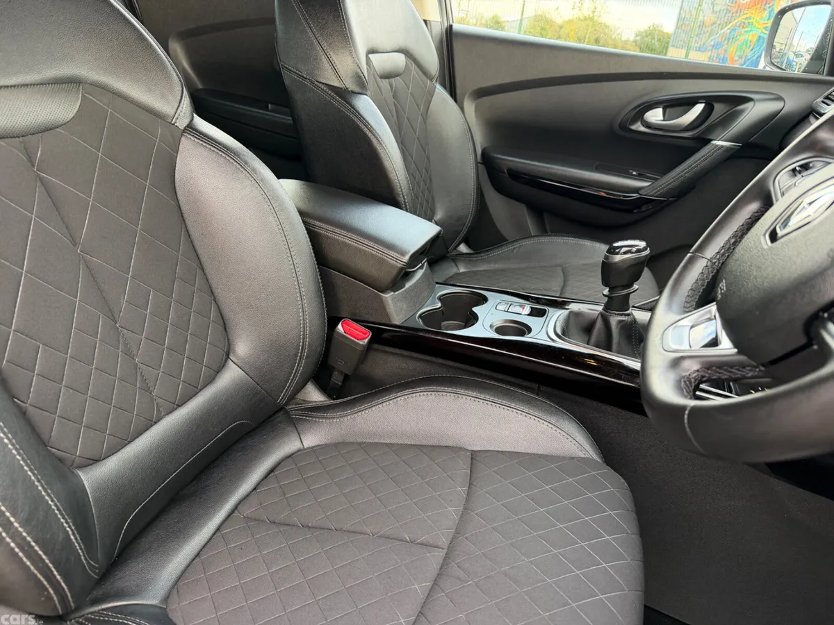 Renault Kadjar SUV, Diesel, 2019, Green