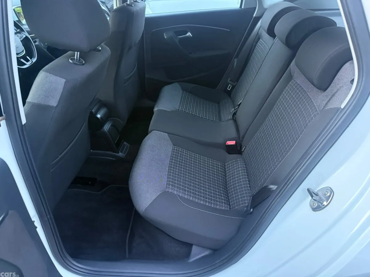 Volkswagen Polo Hatchback, Petrol, 2015, White