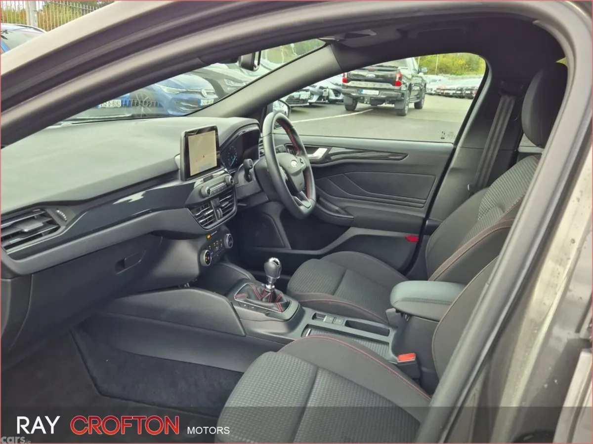 Ford Focus Hatchback, Petrol Hybrid, 2021, Grey
