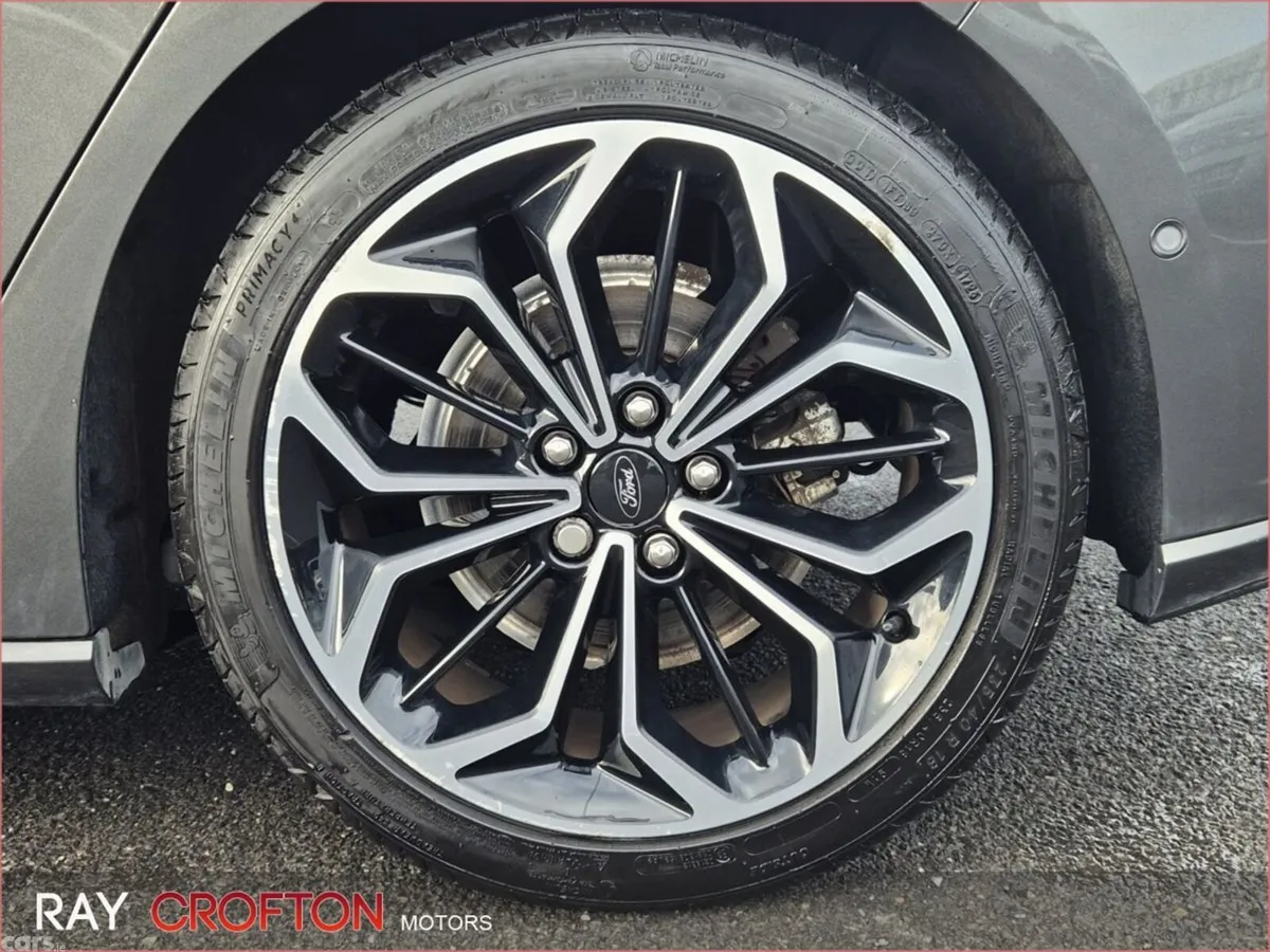 Ford Focus Hatchback, Petrol Hybrid, 2021, Grey