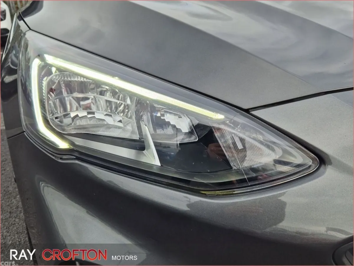 Ford Focus Hatchback, Petrol Hybrid, 2021, Grey