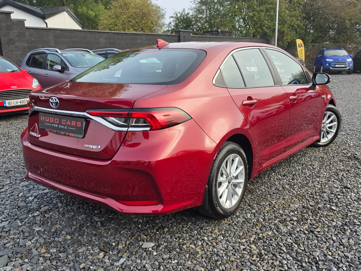 Toyota Corolla Saloon, Petrol Hybrid, 2020, Red