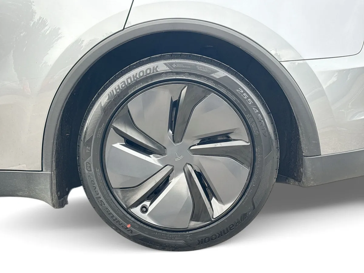 Tesla Model Y MPV, Electric, 2025, Grey