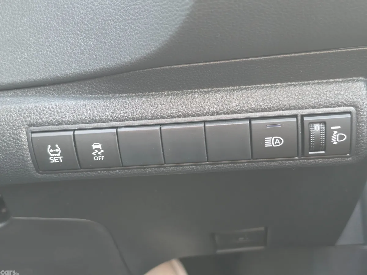 Toyota Corolla Saloon, Petrol Hybrid, 2020, Red