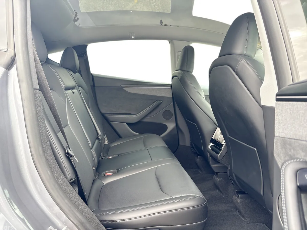 Tesla Model Y MPV, Electric, 2025, Grey