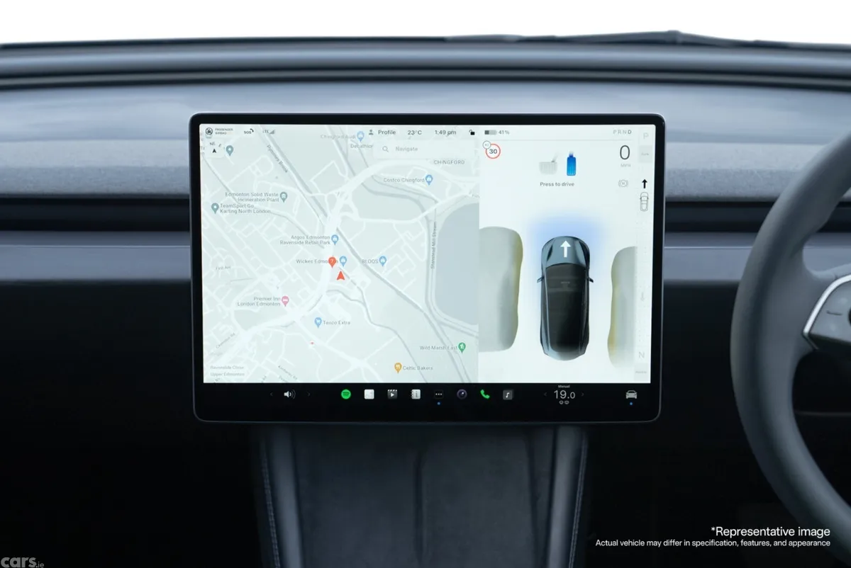 Tesla Model Y MPV, Electric, 2025, Grey