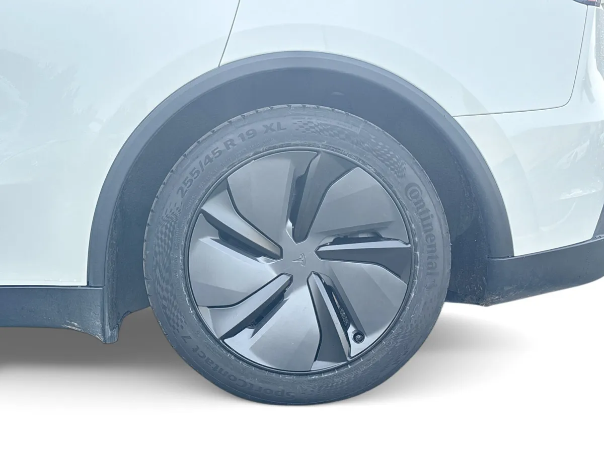 Tesla Model Y MPV, Electric, 2026, White