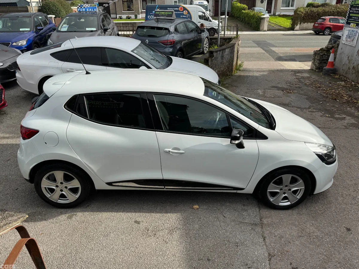 Renault Clio Hatchback, Petrol, 2017, White