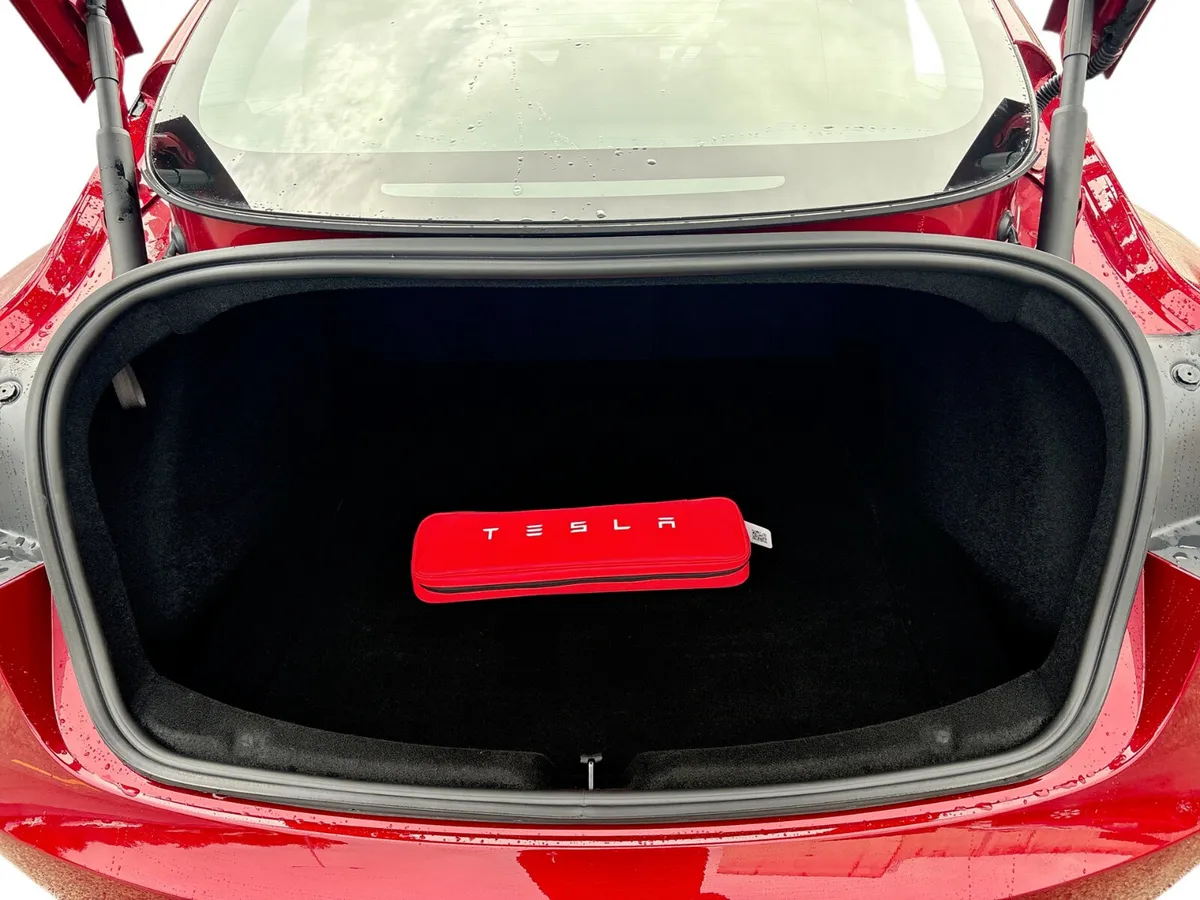 Tesla Model 3 Saloon, Electric, 2025, Red