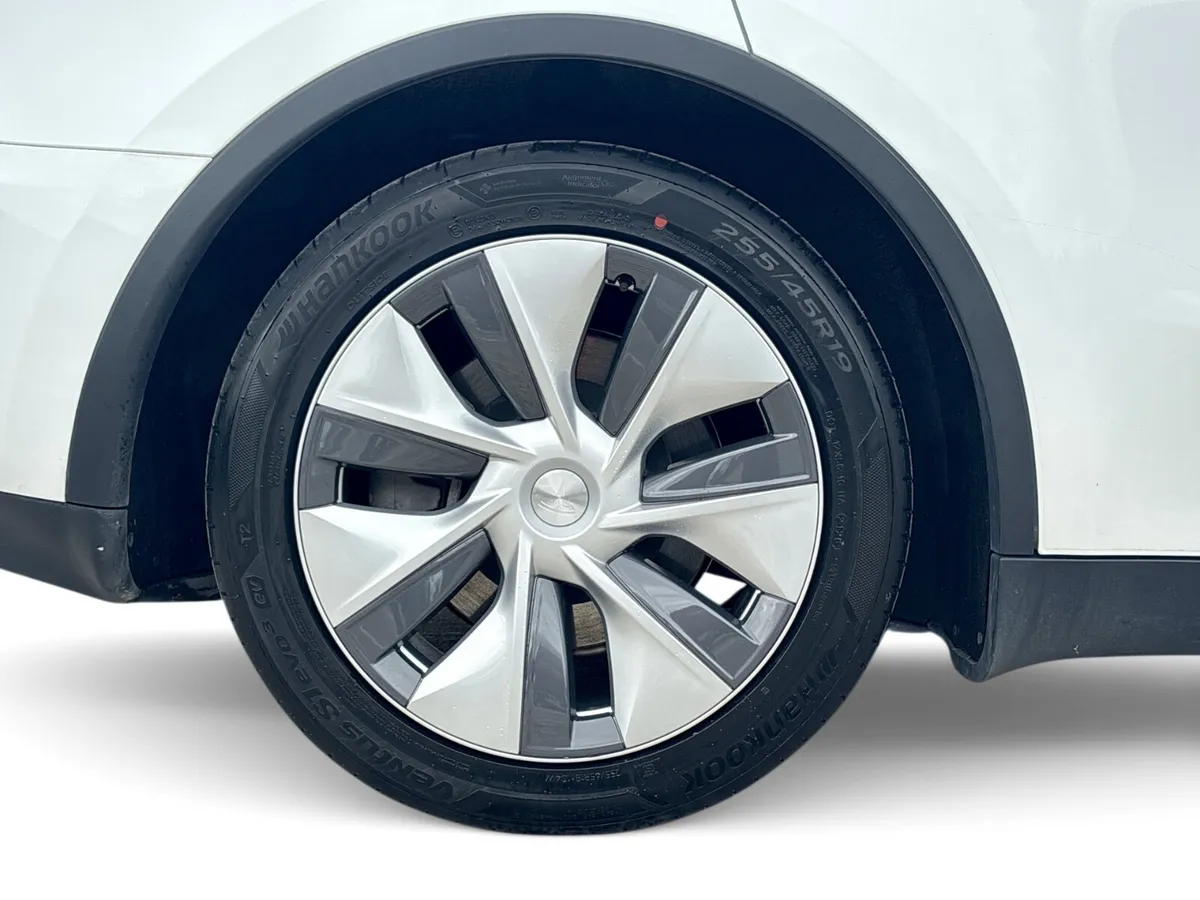 Tesla Model Y Saloon, Electric, 2023, White