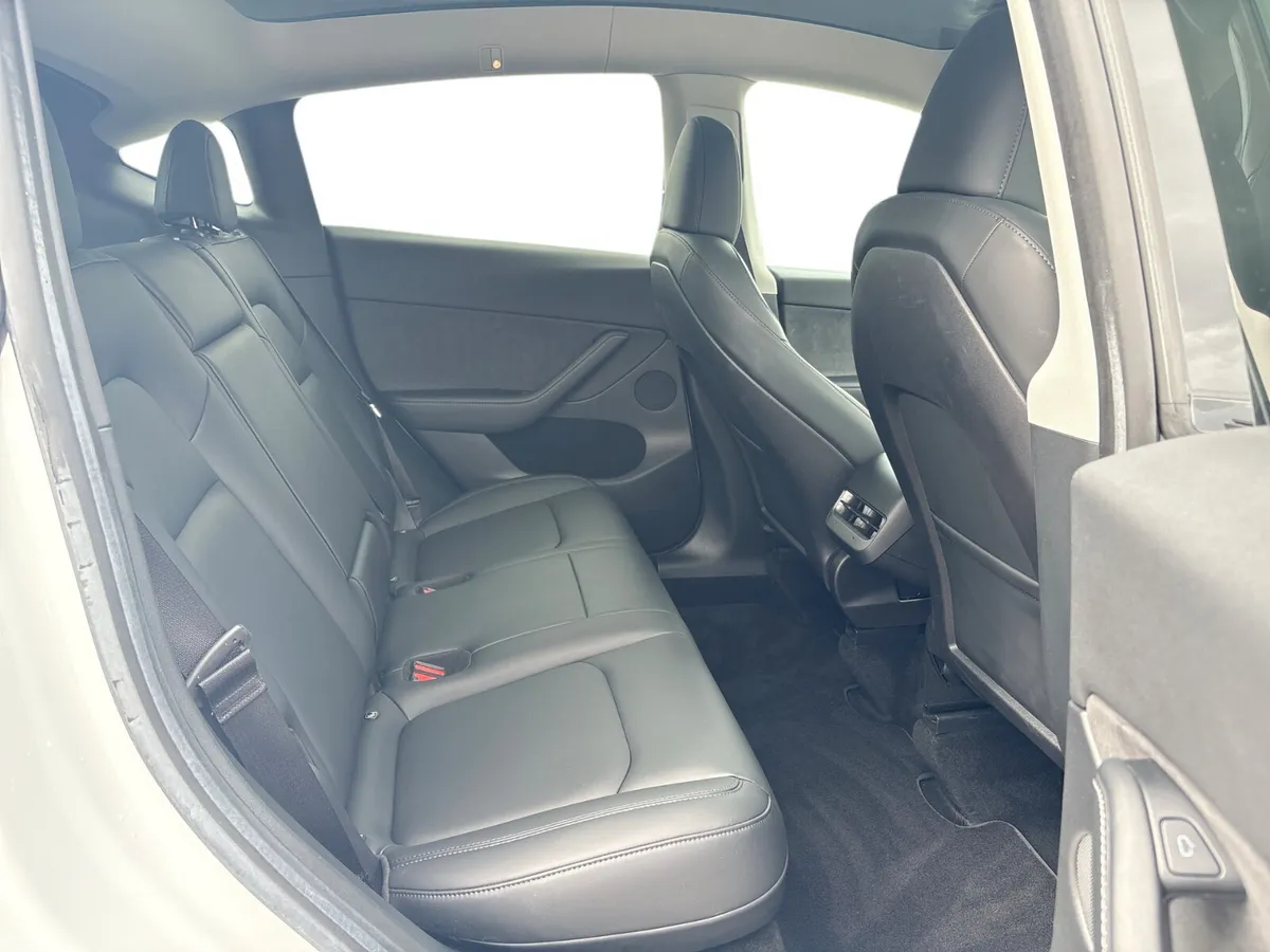 Tesla Model Y Saloon, Electric, 2023, White