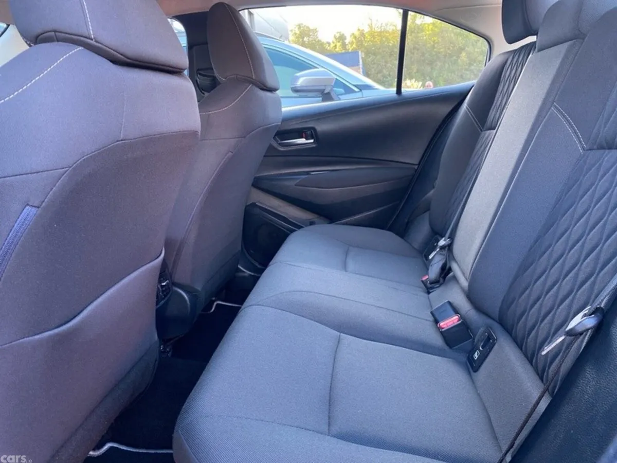 Toyota Corolla Saloon, Petrol Hybrid, 2022, Grey