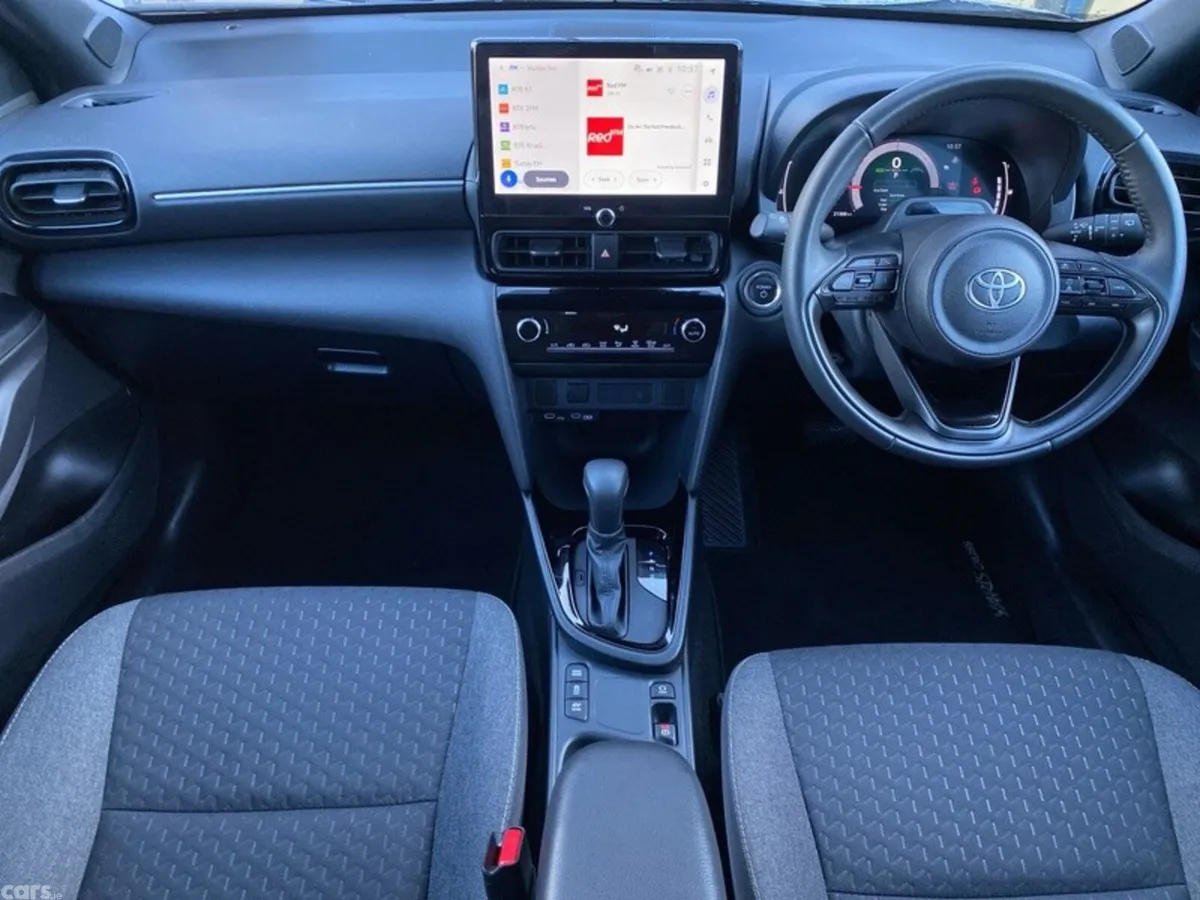 Toyota Yaris Cross Hatchback, Petrol Hybrid, 2026, Grey