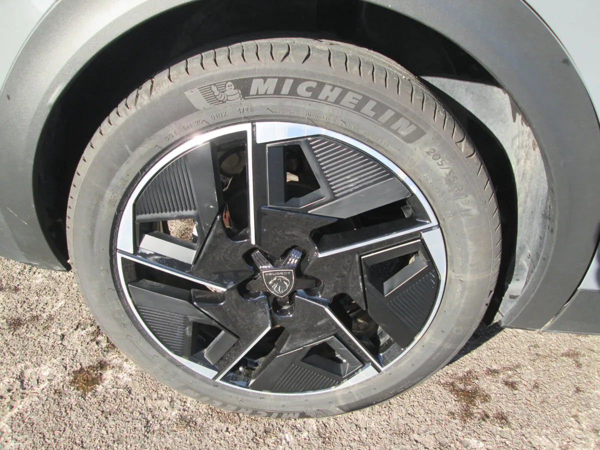 Peugeot 408 Hatchback, Petrol, 2024, Grey
