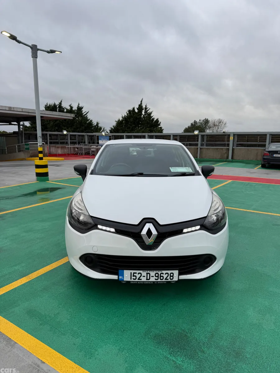 Renault Clio Hatchback, Petrol, 2015, White
