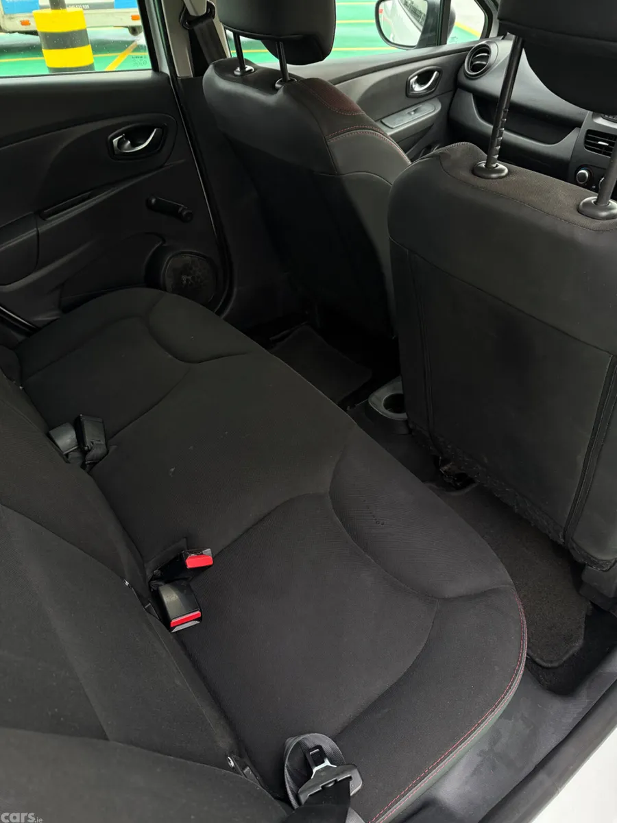 Renault Clio Hatchback, Petrol, 2015, White