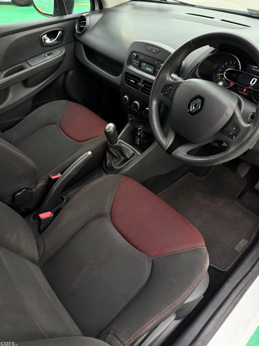 Renault Clio Hatchback, Petrol, 2015, White