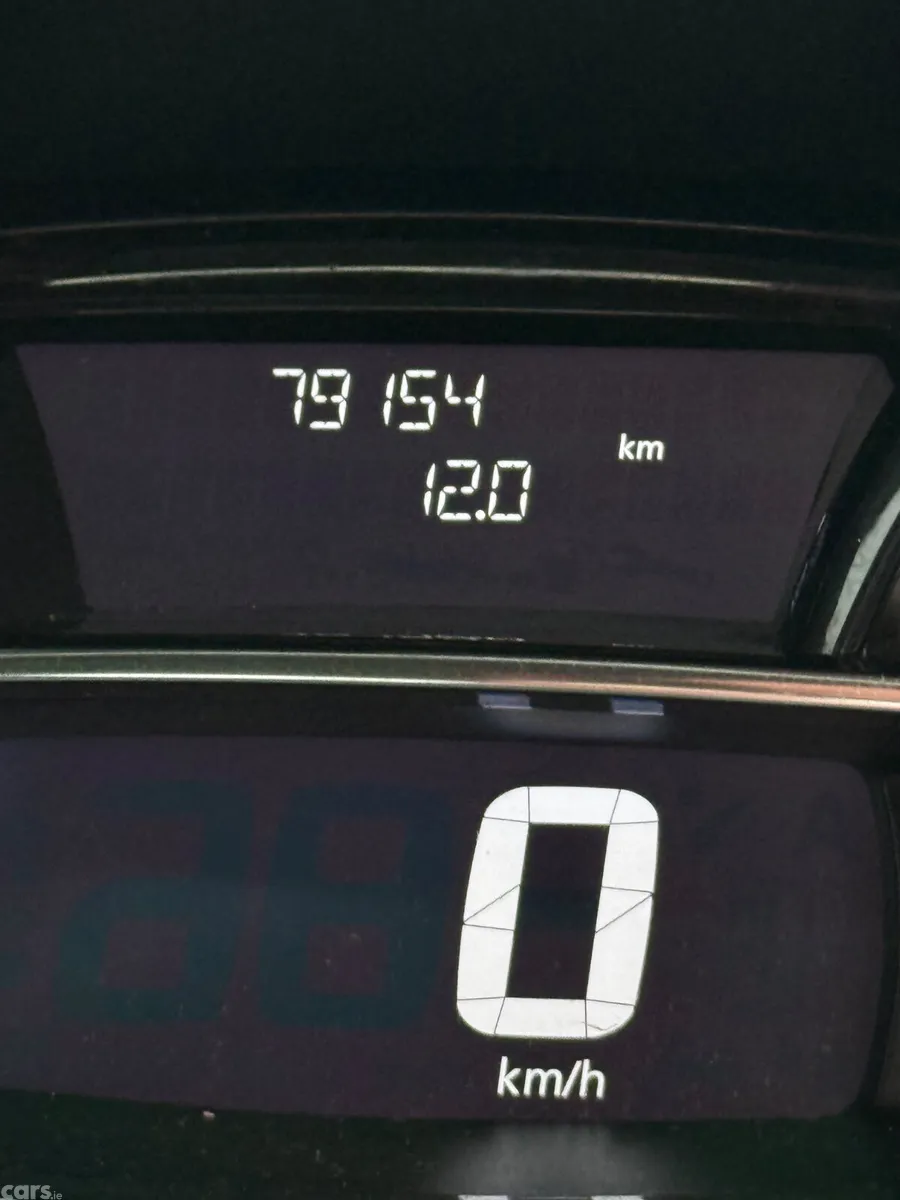 Renault Clio Hatchback, Petrol, 2015, White