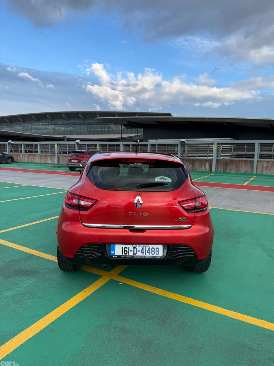 Renault Clio Hatchback, Petrol, 2016, Red