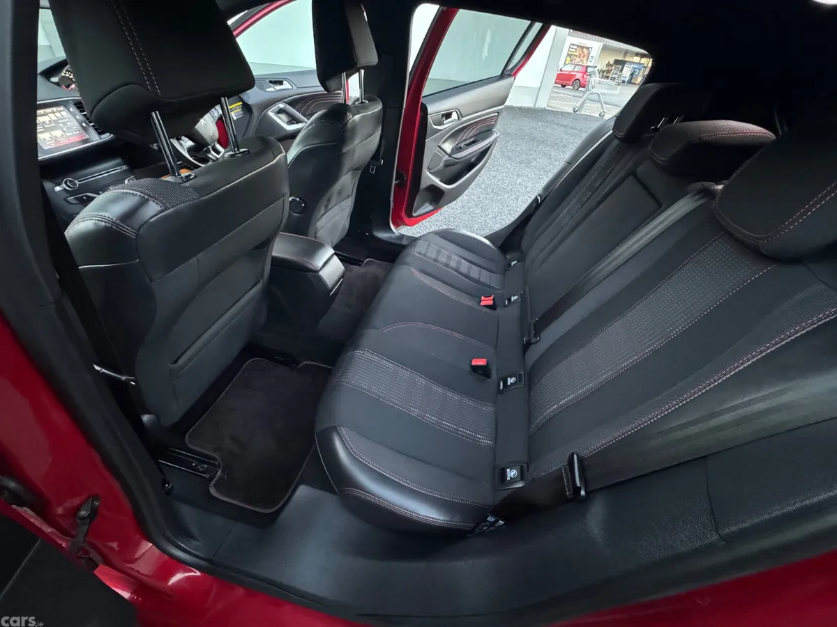Peugeot 307 Hatchback, Petrol, 2017, Red
