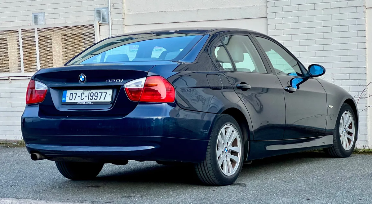 BMW 3-Series Saloon, Petrol, 2007, Blue