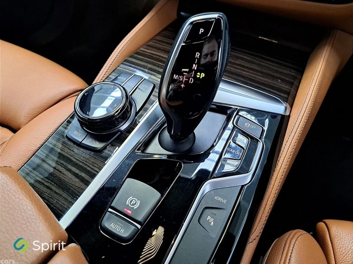 BMW 5-Series Saloon, Petrol Plug-in Hybrid, 2018, Blue