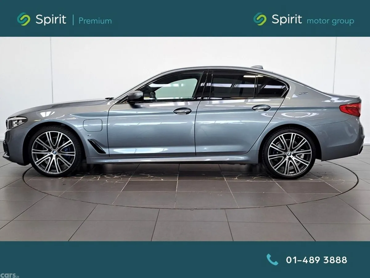 BMW 5-Series Saloon, Petrol Plug-in Hybrid, 2018, Blue