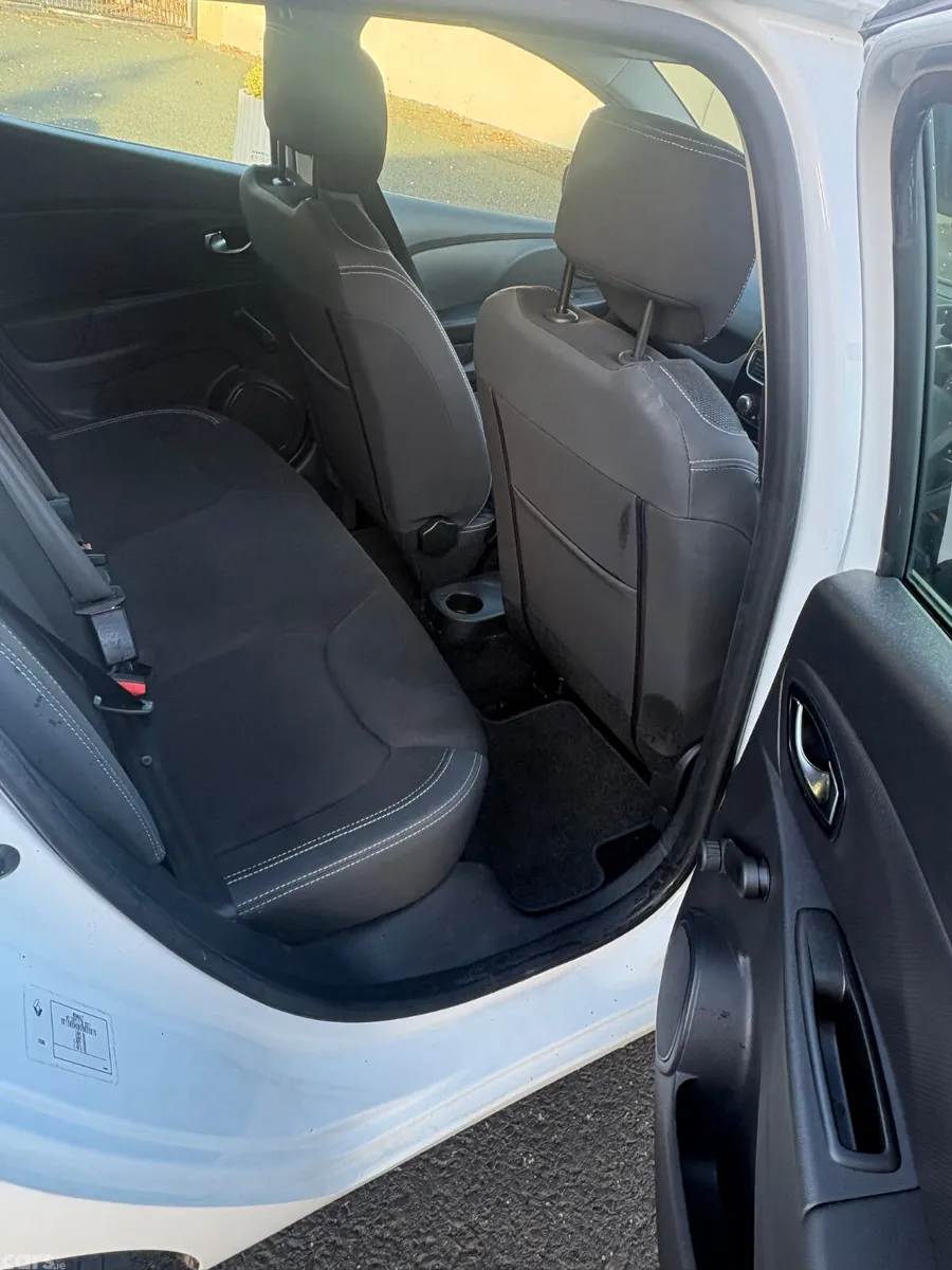 Renault Clio Hatchback, Petrol, 2018, White