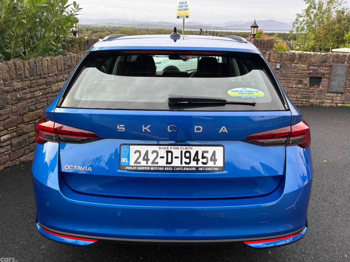 Skoda Octavia Estate, Diesel, 2024, Blue