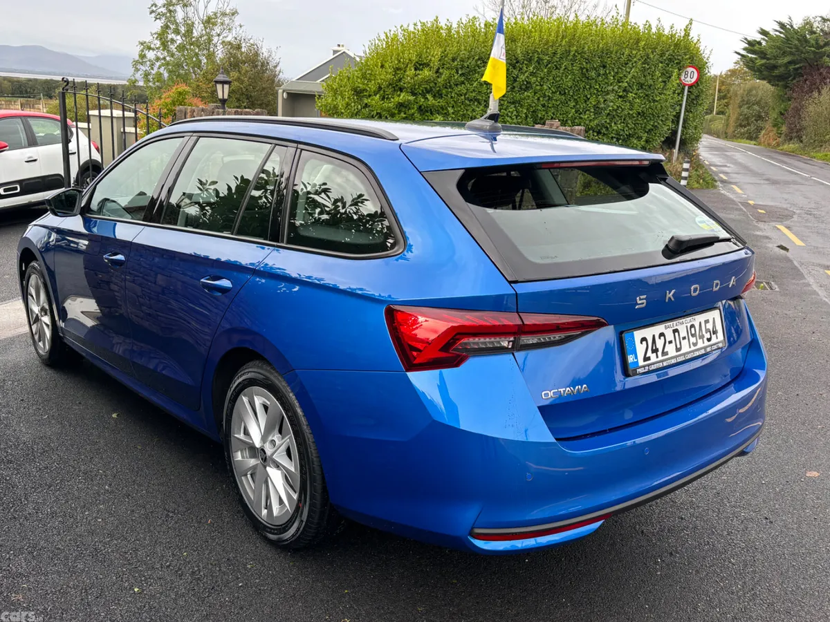 Skoda Octavia Estate, Diesel, 2024, Blue