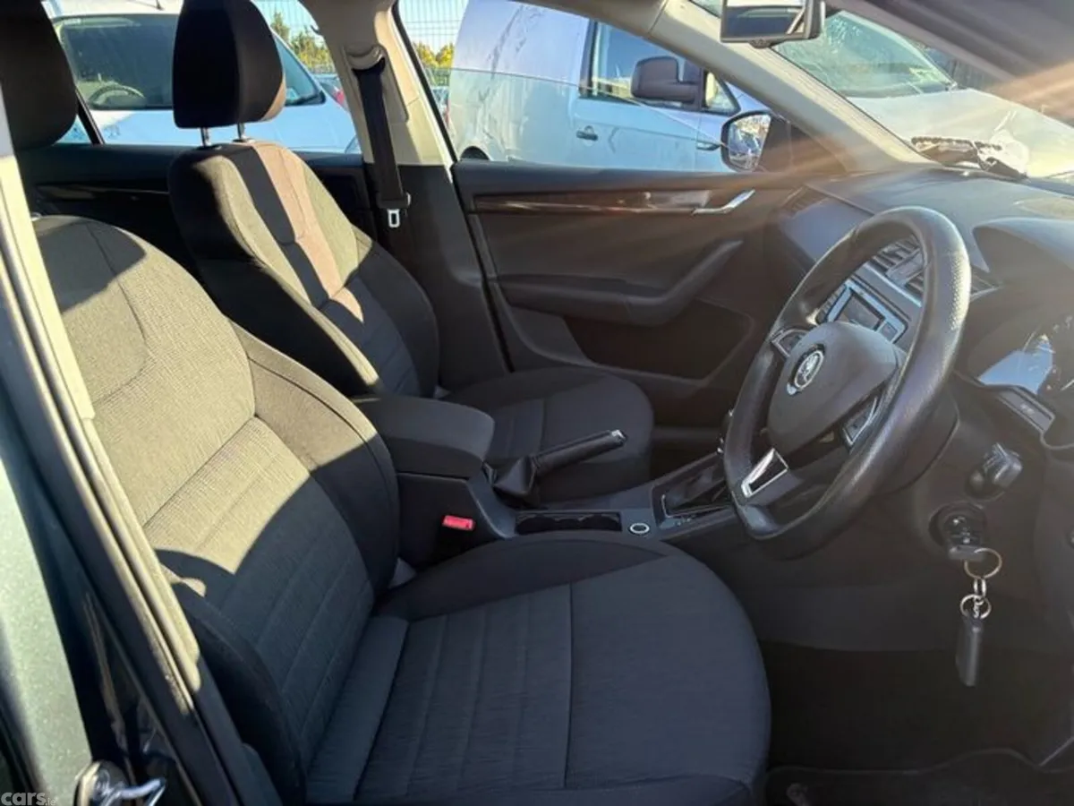Skoda Octavia Saloon, Diesel, 2015, Grey