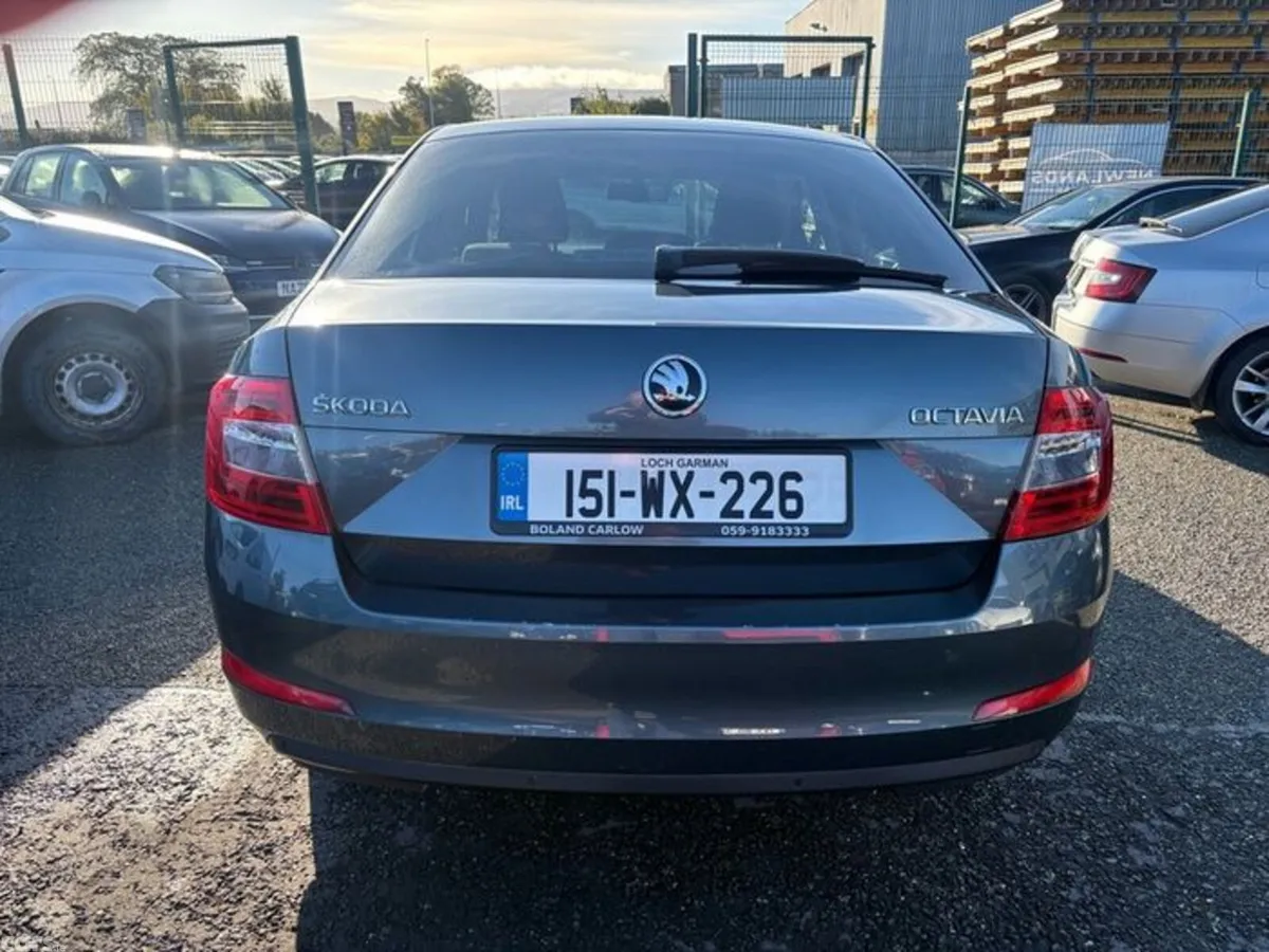 Skoda Octavia Saloon, Diesel, 2015, Grey