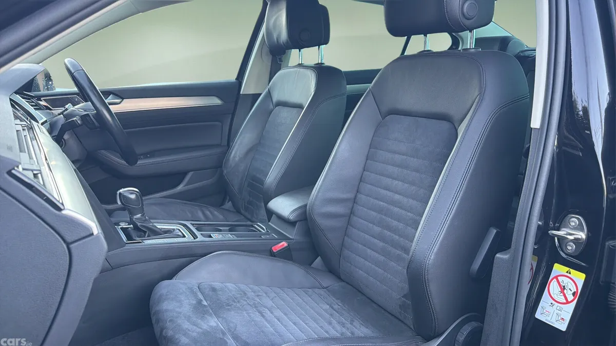 Volkswagen Passat Saloon, Diesel, 2018, Black