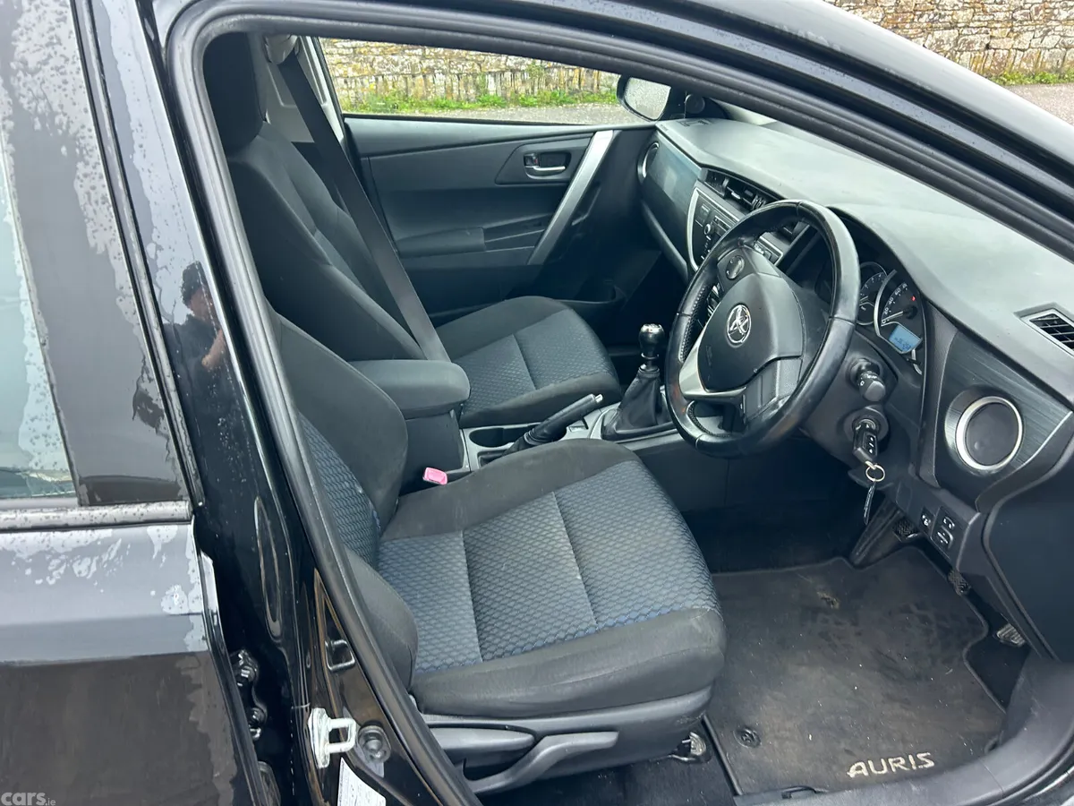 Toyota Auris Hatchback, Diesel, 2014, Black