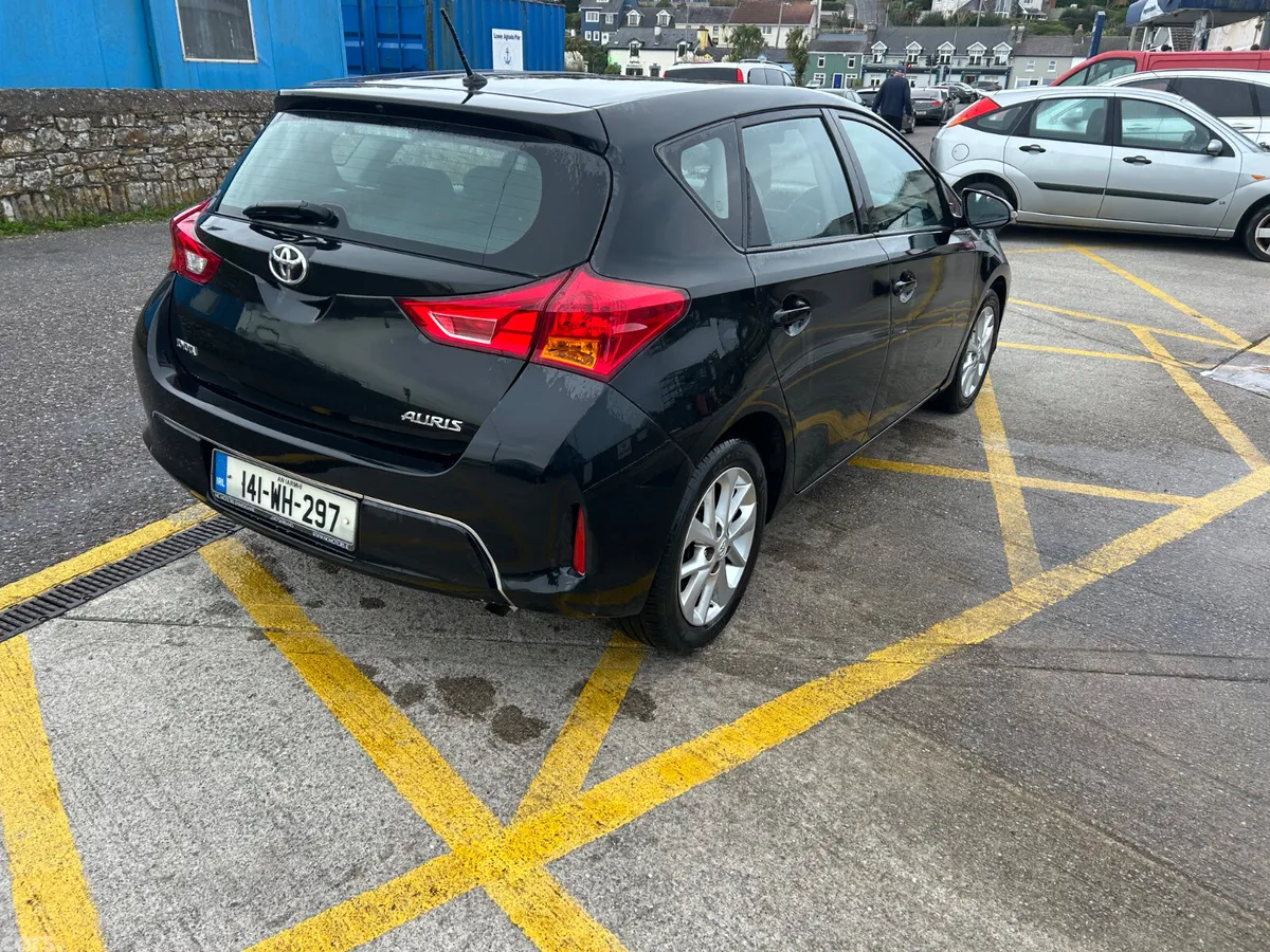 Toyota Auris Hatchback, Diesel, 2014, Black