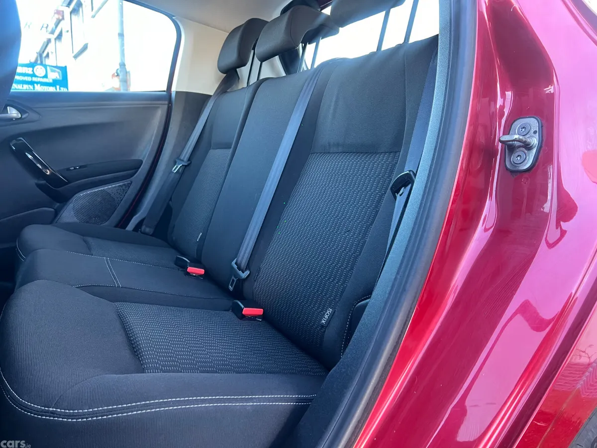 Peugeot 208 Hatchback, Petrol, 2017, Red