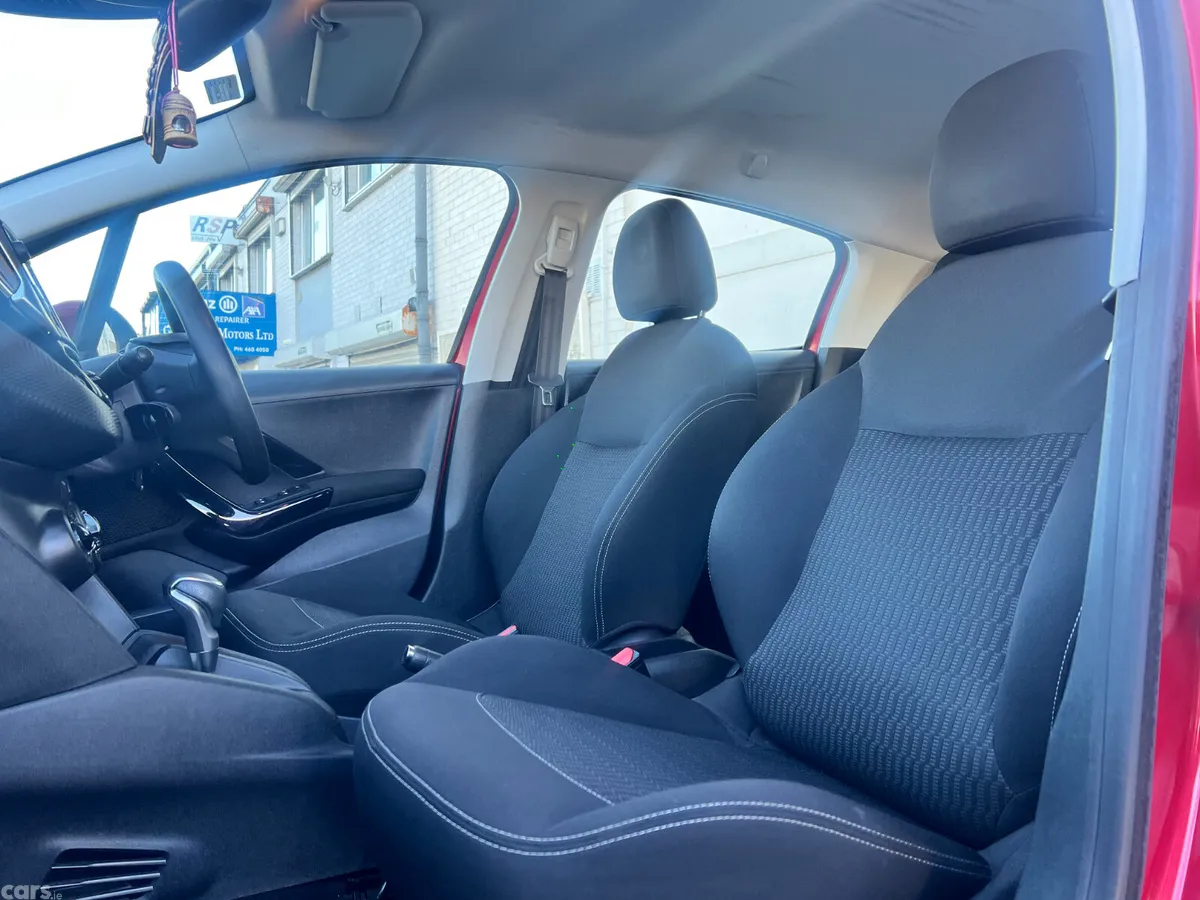 Peugeot 208 Hatchback, Petrol, 2017, Red