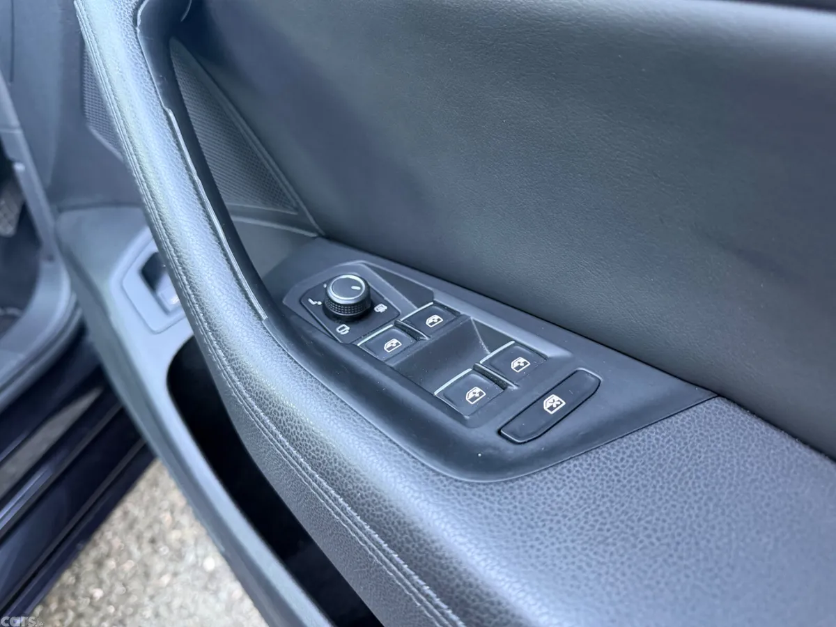 Volkswagen Passat Saloon, Diesel, 2018, Black