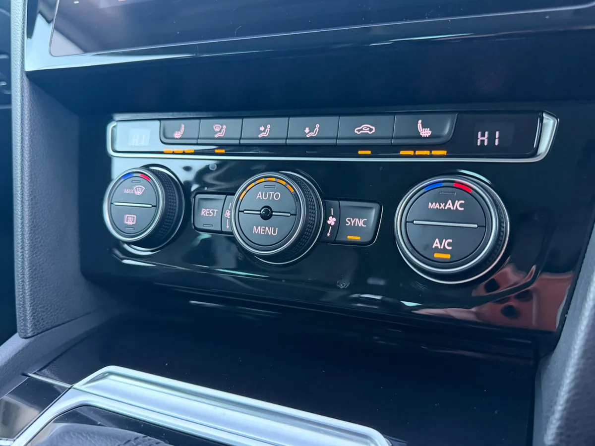 Volkswagen Passat Saloon, Diesel, 2018, Black