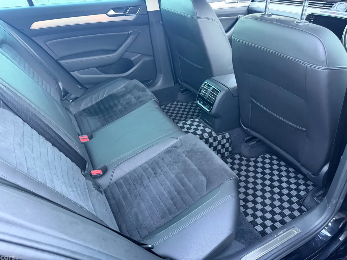 Volkswagen Passat Saloon, Diesel, 2018, Black