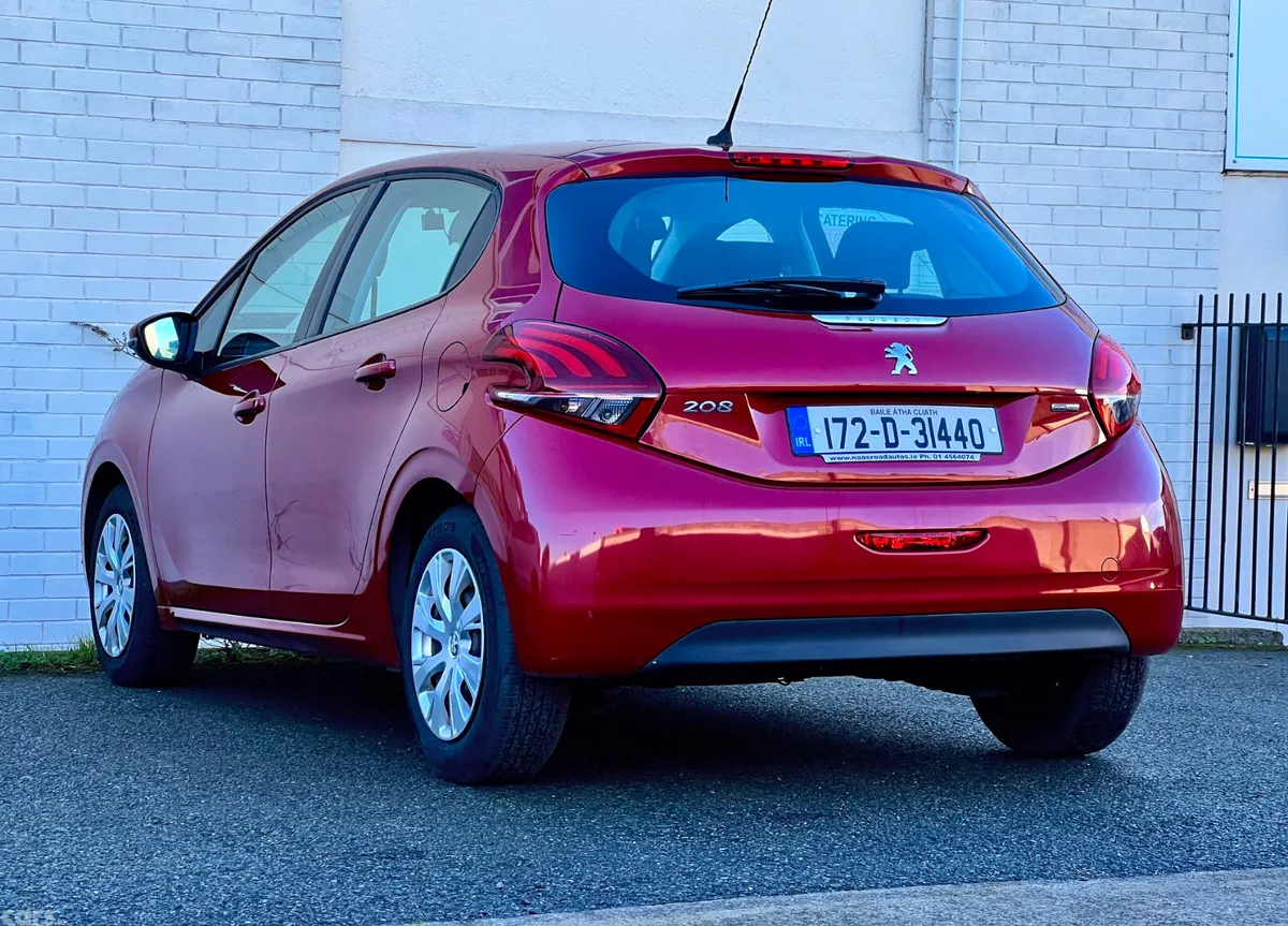 Peugeot 208 Hatchback, Petrol, 2017, Red