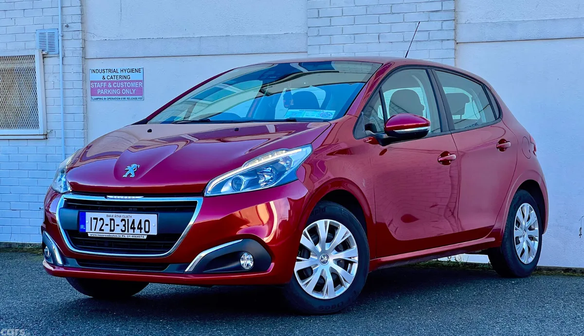 Peugeot 208 Hatchback, Petrol, 2017, Red