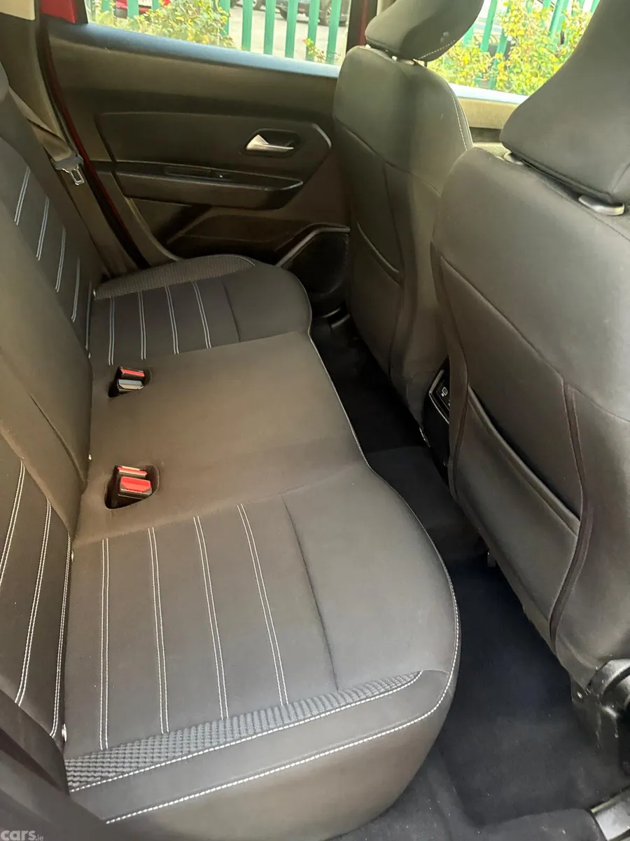 Dacia Duster SUV, Petrol, 2022, Red
